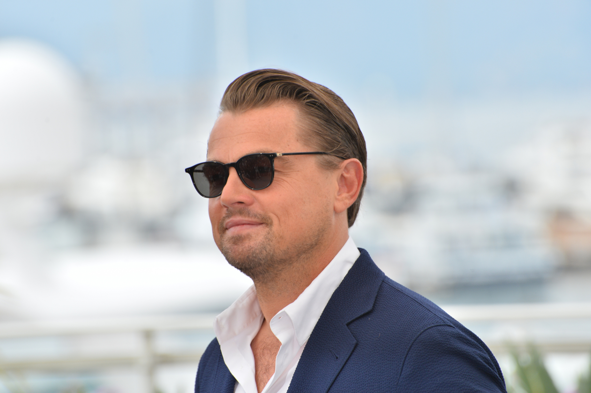 dicaprio va gigi hadid deo khau trang kin mit hen ho o new york hinh 3